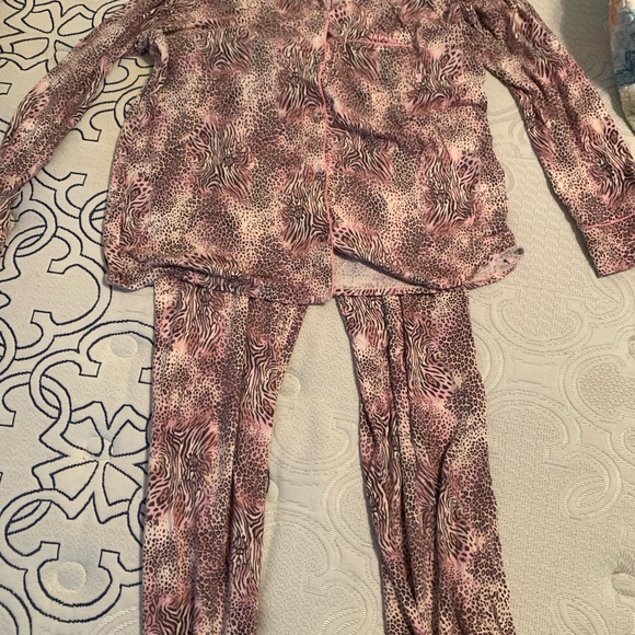 Skimms bloom mini multi animal print pink and black pjs NwOT so soft and medium - Picture 3 of 9